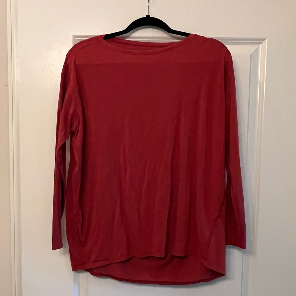 Lululemon back in action long sleeve